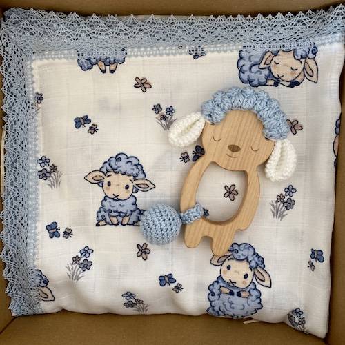 Deluxe Lamb Muslin Baby Gift Box
