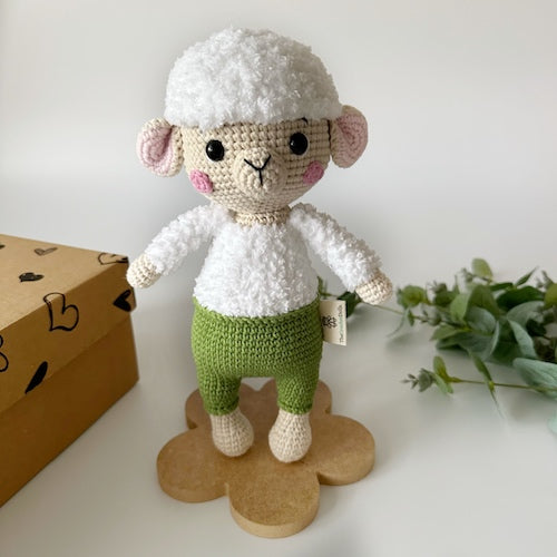 Crochet Cuddly Sheep Lambert