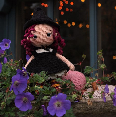Halloween Witch Annabella